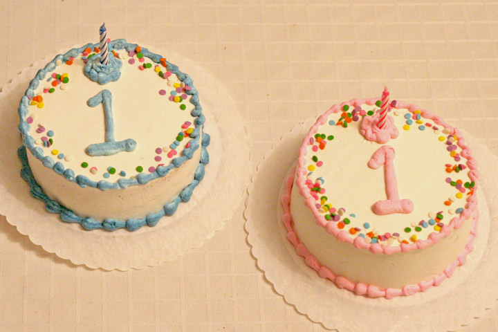 pictures of 1st birthday cakes. Mini first birthday cakes