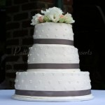 wedding-cake-simple-gray-ribbon-round