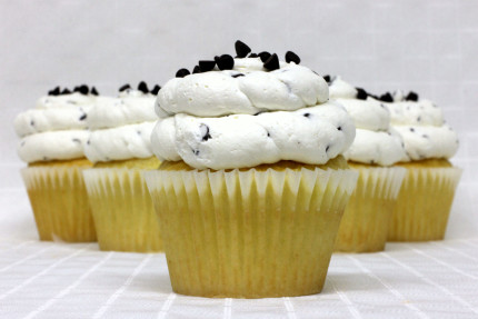 11-cupcake-white-chocolate-chip-mousse