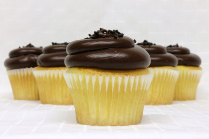 9-cupcake-chocolate-fudge