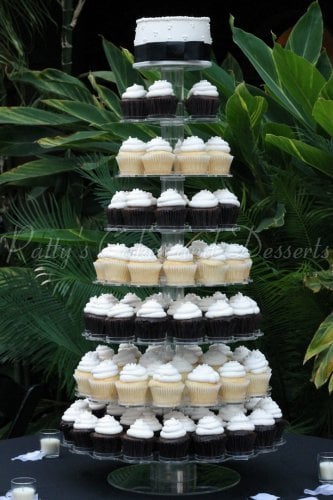 wedding-cupcakes-stand-black-white