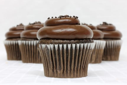 1-cupcake-chocolate-fudge