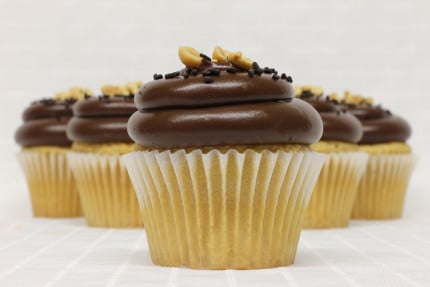 32-cupcake-peanut-butter-chocolate-fudge