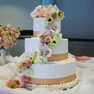 gold wedding cake 2