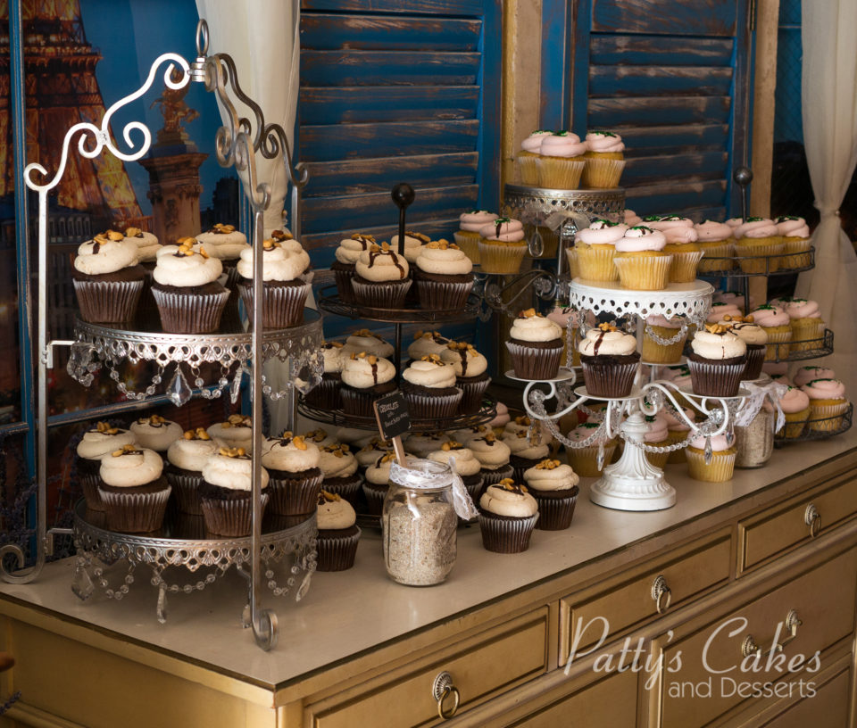 wedding cupcakes stands