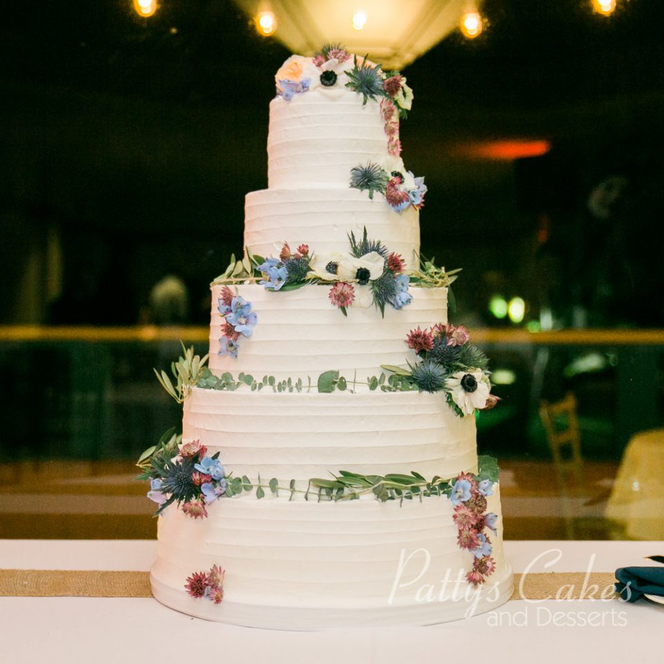 5 tier wedding cake vines