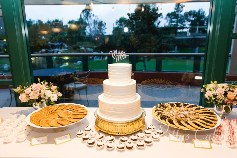 cookie dessert bar and wedding cake