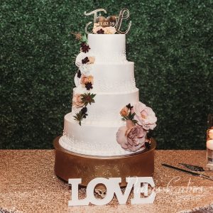 Coyote Hills White Wedding Cake